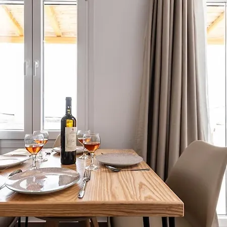Penelope D Apartment Vivlos